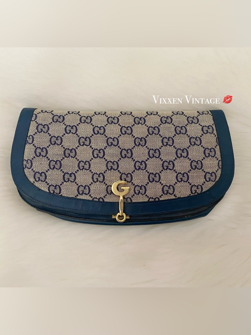 VINTAGE 1960’S GUCCI LEATHER GG MONOGRAM JACQUARD CLUTCH IN NAVY